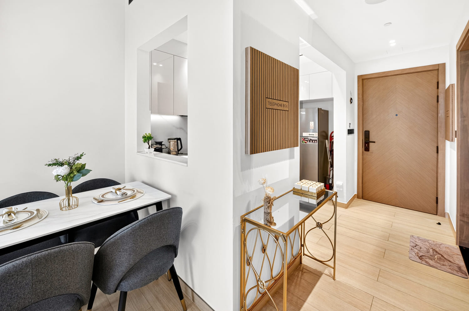luxury-short-term-rental-bed-presentation