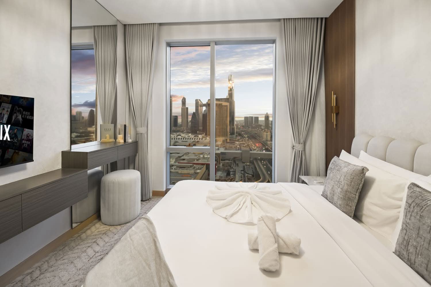 Downtown Dubai Vida Tower Bedroom