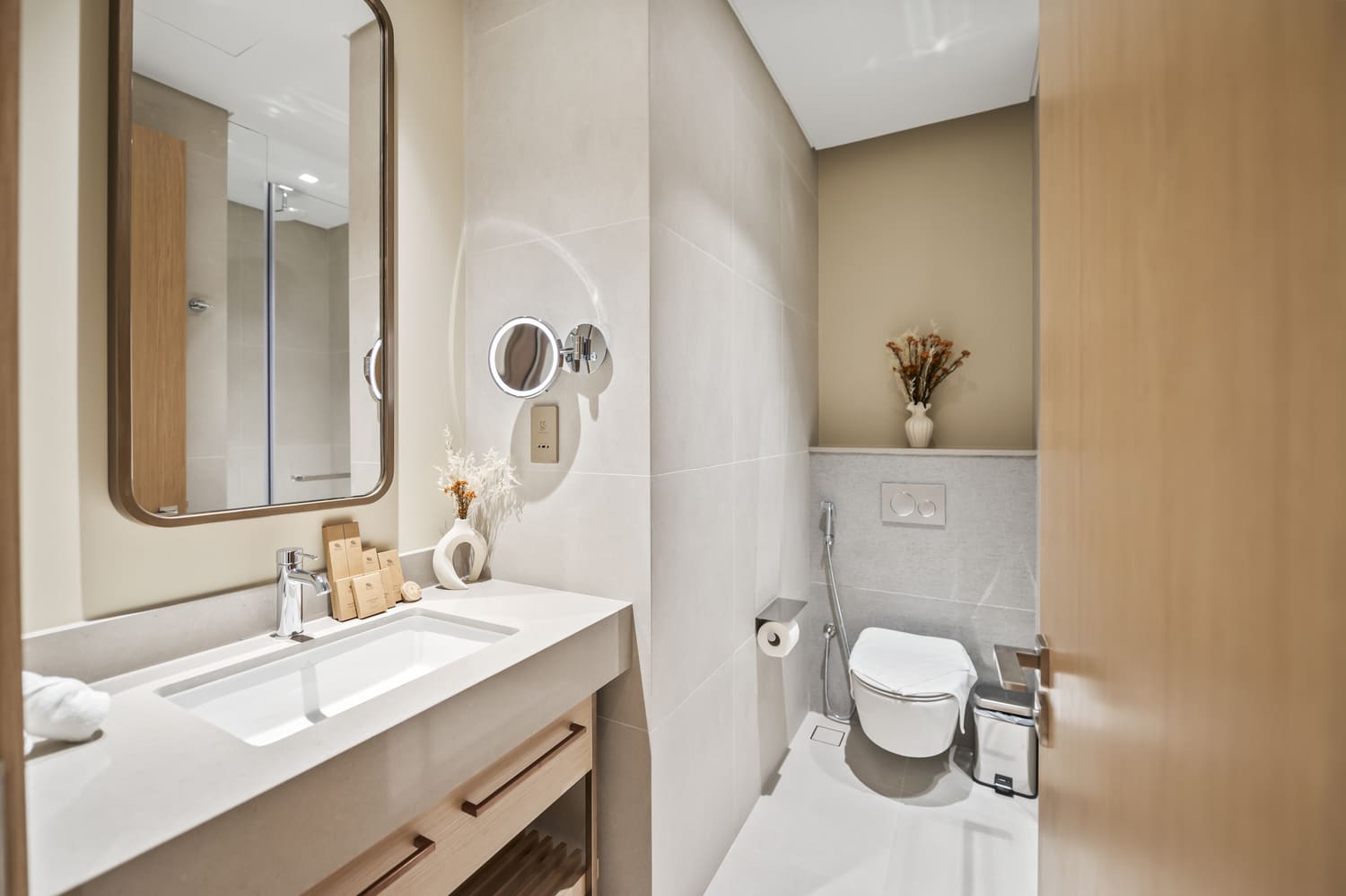 Walk-in shower enclosure and modern sanitary ware in Vida Tower 2 Dubai Mall holiday rental